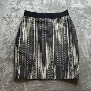 Ann Taylor Elegant Black and cream Patterned Skirt